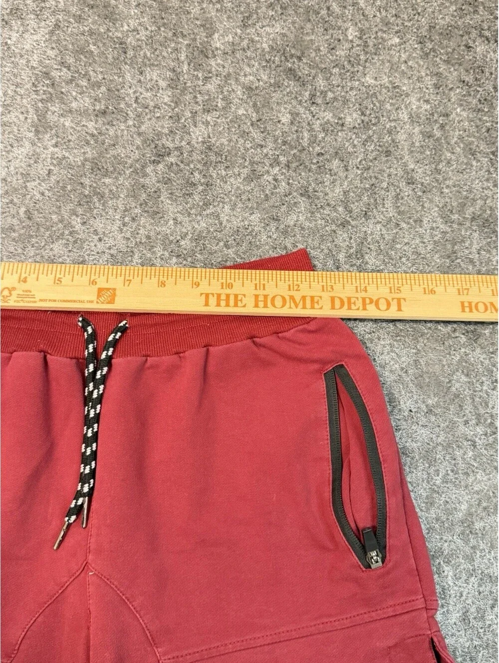 COOFANDY Men’s Red Athletic Sweat Shorts Zip Pockets Drawstring Size S